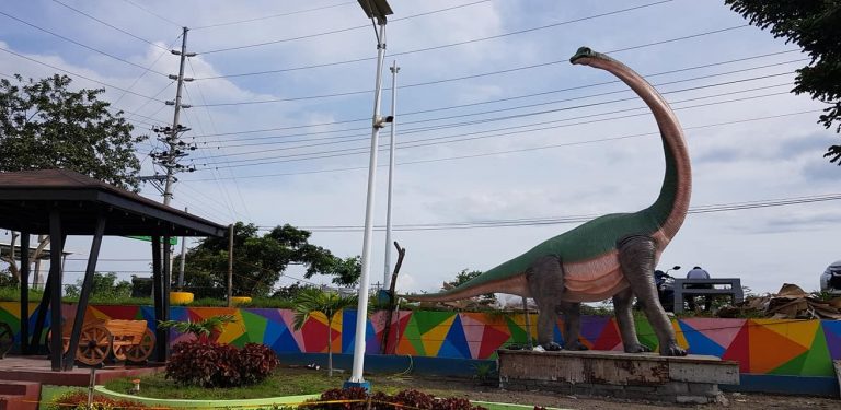Gigantic Dinos, new attraction in Porac
