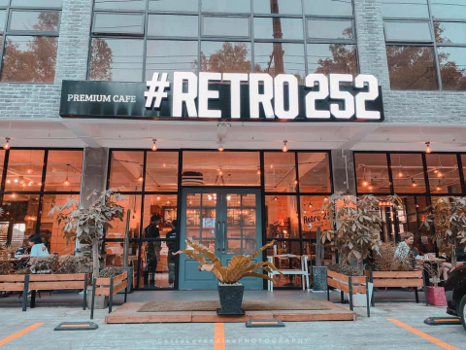 Retro 252 Cafe