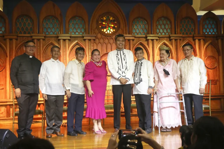 Kapampangan Poet crowned as new Poeta Laureado